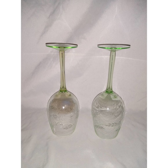Green stemware etched wineglass set of 2 - Picture 5 of 5